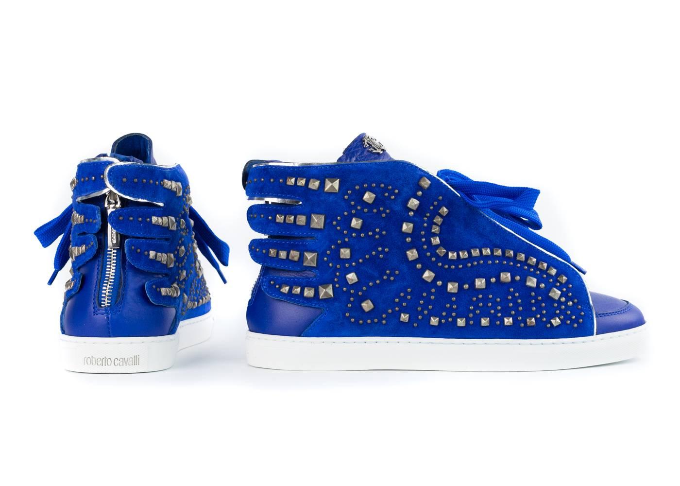 Roberto Cavalli Electric Blue Leather Studed Sneakers Shoes In New Condition For Sale In Brooklyn, NY