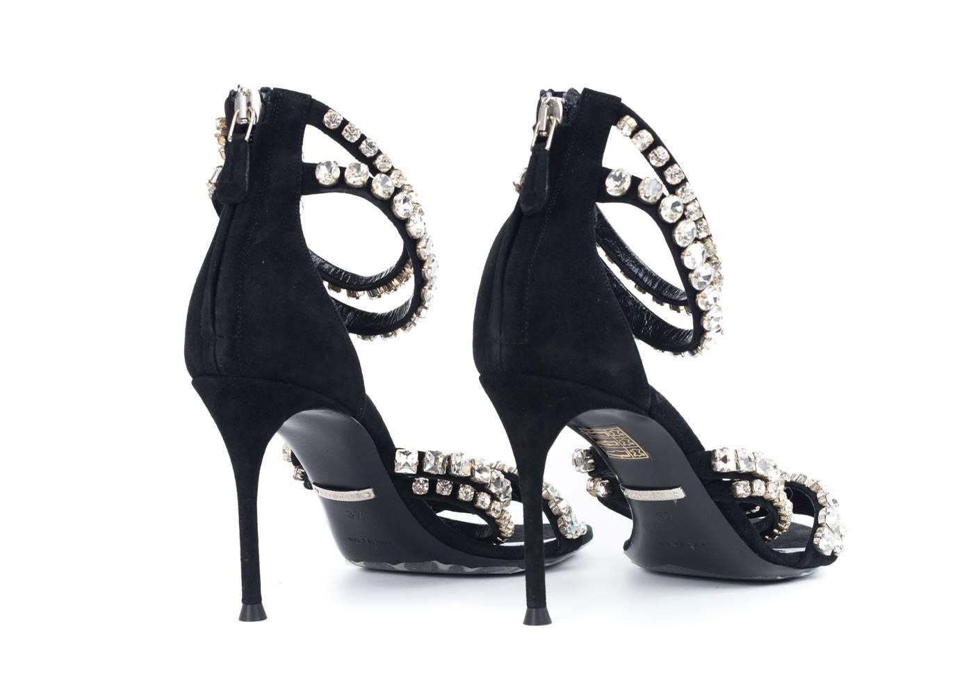Roberto Cavalli Womens Black Suede Crystal Embellished Sandal In New Condition For Sale In Brooklyn, NY