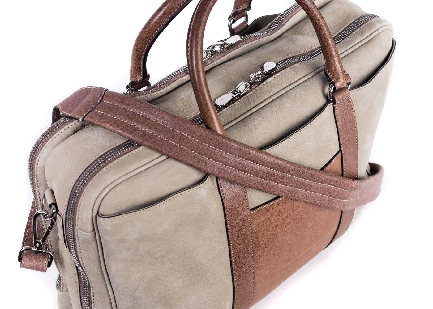 Brunello Cucinelli Beige Natural Brushed Leather Carryall Bag In New Condition For Sale In Brooklyn, NY