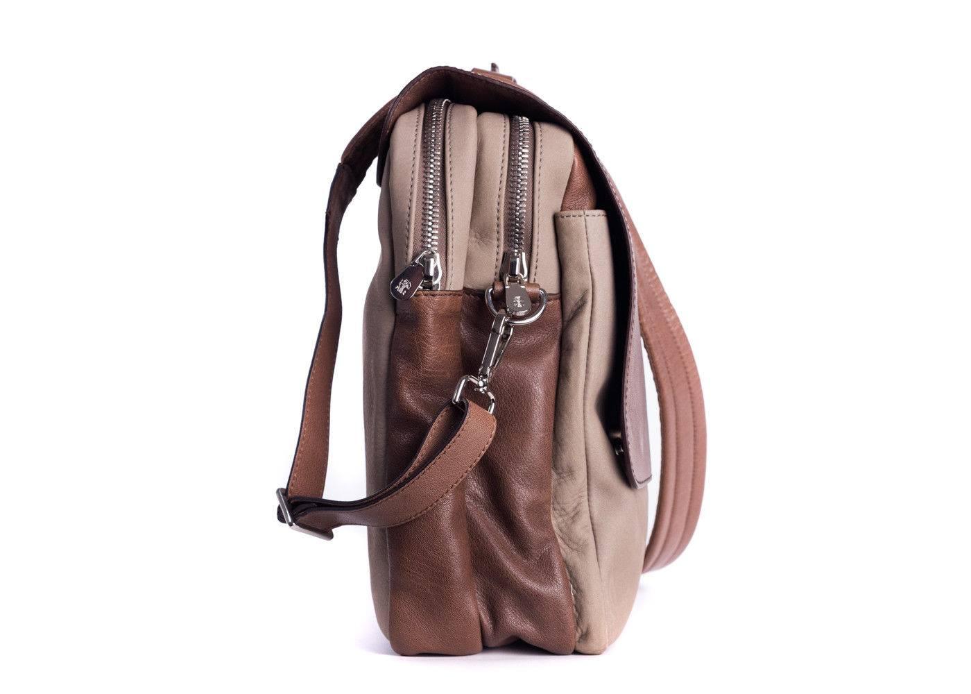 Brand New Brunello Cucinelli Messenger Bag

Dust Bag Included
Retails in Stores & Online for $2880
Dimensions: 17