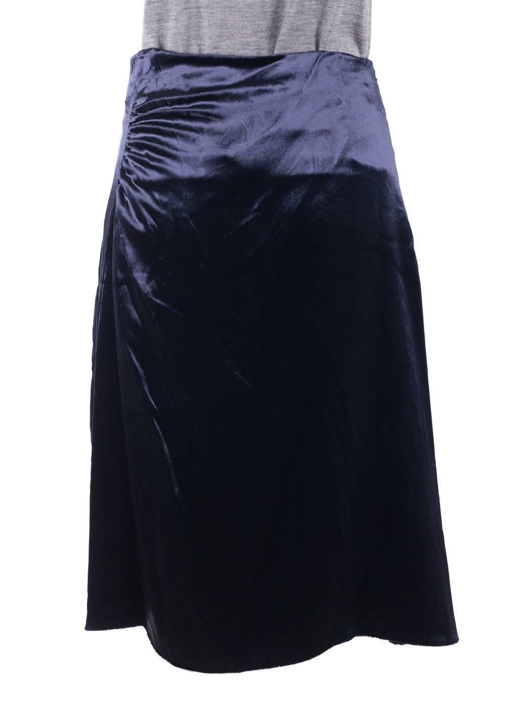 Brand New Prada Womens Velvet Skirt
Original Tag
Retails in Stores & Online for $1125
Women's Size EUR 40/ US 2 Fits True to Size

With a fluid silk blouse you can wear this Prada velvet skirt excellently. This skirt was designed in Italy using silk
