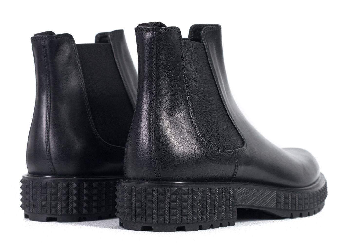Valentino Mens Black Leather Rockstud Platform Chelsea Boots In New Condition For Sale In Brooklyn, NY