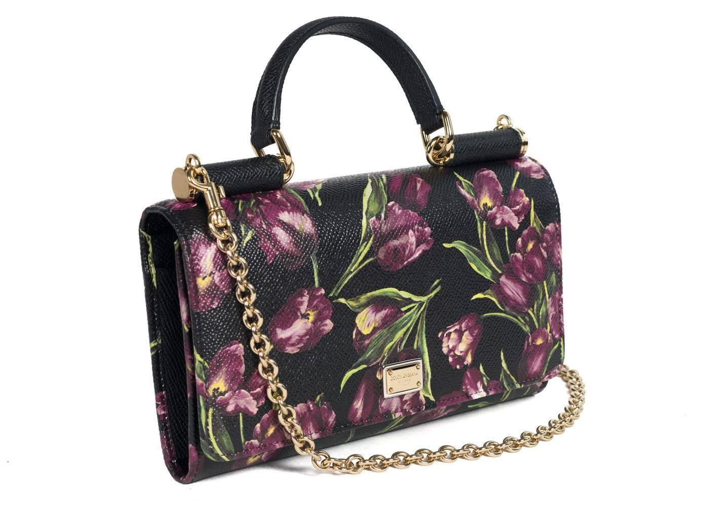 Brand New Dolce&Gabbana Shoulder Bag
Original Tags & Dust Bag Included
Retails in Stores & Online for $1095
Dimensions: 7"L x 4"H x 1.5"D

Dolce & Gabbana's Von wallet shoulder bag in a purple floral printed pattern.