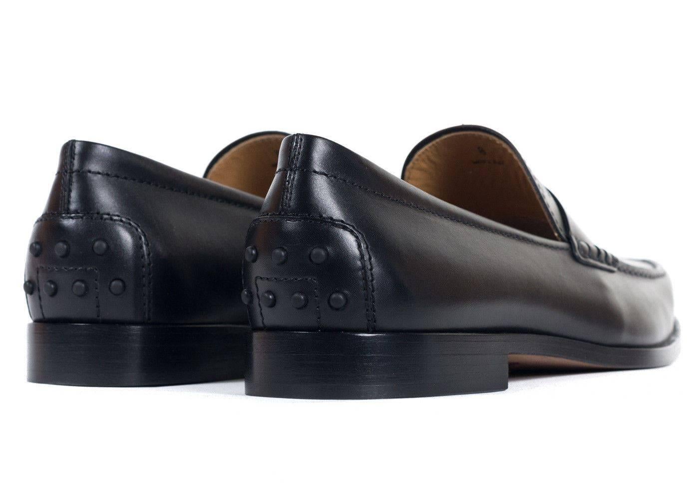 Brand New Tod's Men's Loafers
Original Box & Dust Bag Included
Retails in Stores & Online for $495
Size UK6 / US7 
All Shoes are in UK Sizing
 

Tod's classic penny loafers crafted in black calfskin leather for an ultra smooth look to these shoes.