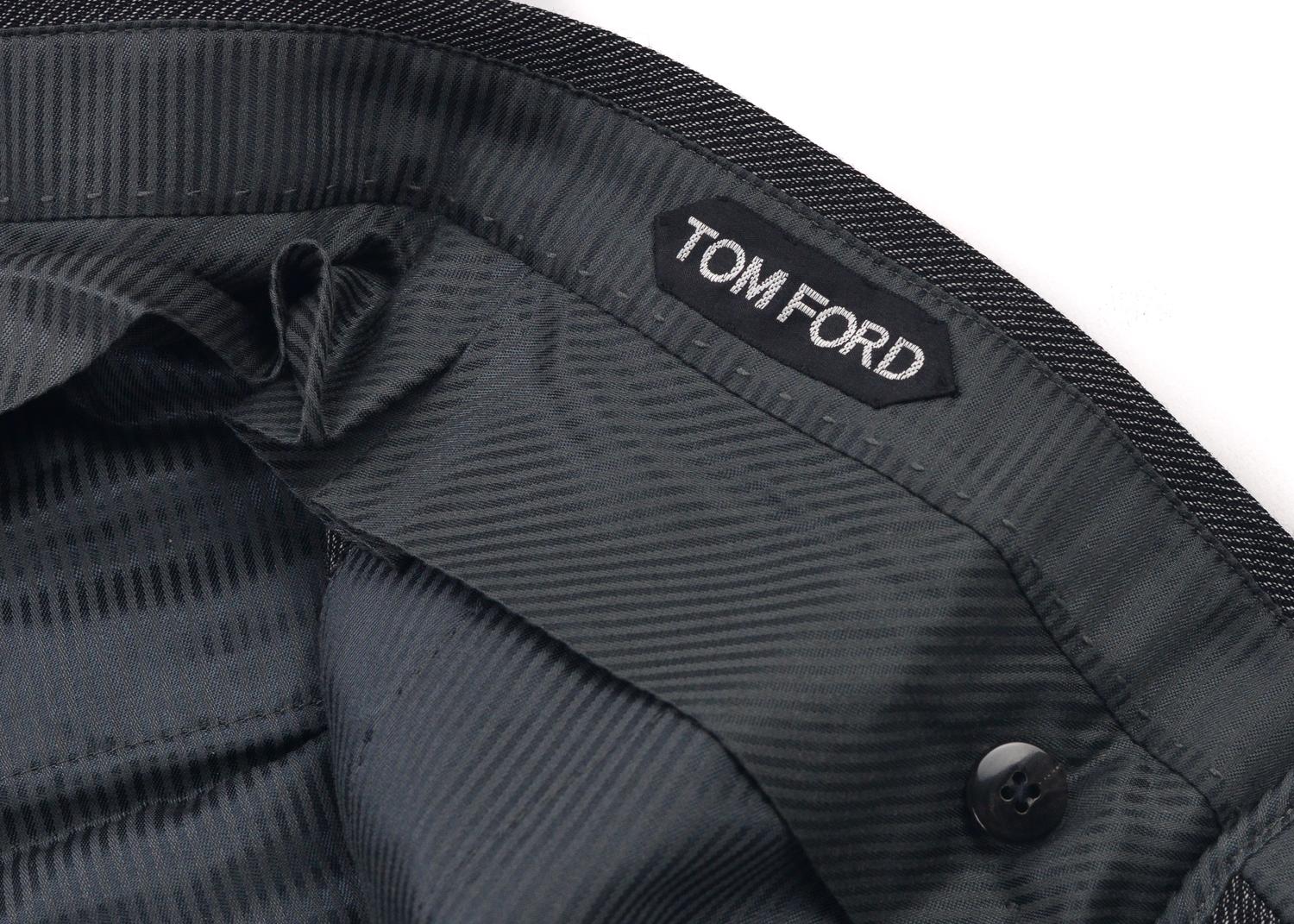 Tom Ford Men Grey Blue Wool Pleat Straight Leg In New Condition For Sale In Brooklyn, NY