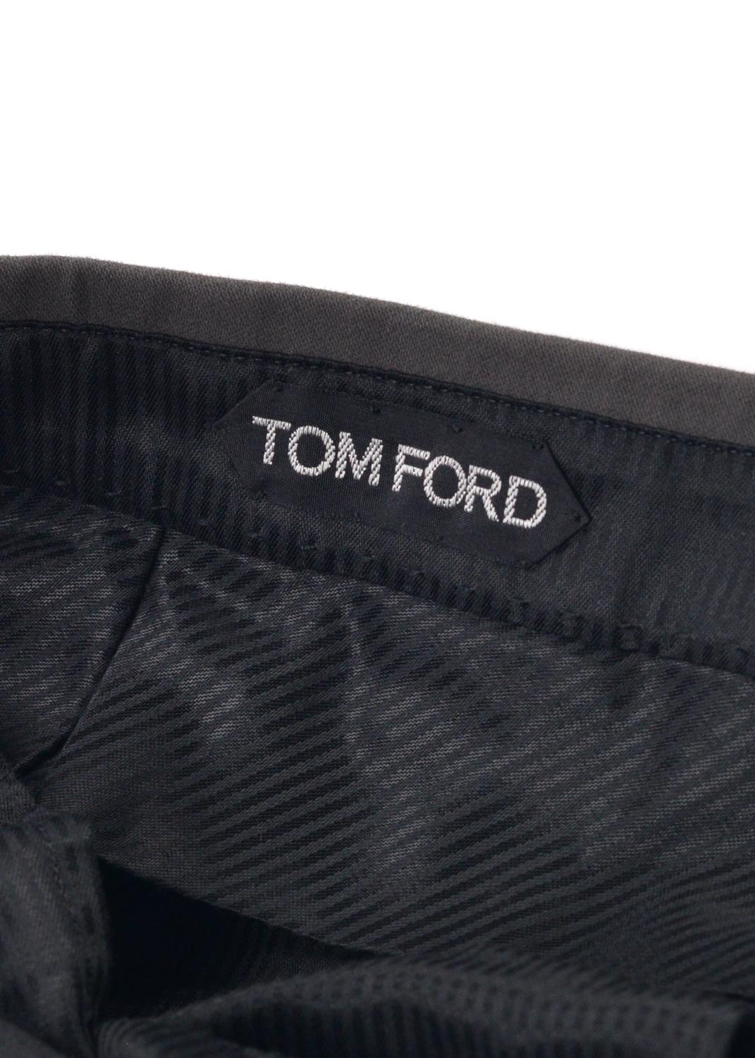 Tom Ford Men's Grey Cotton Pleated Front Trousers In New Condition For Sale In Brooklyn, NY