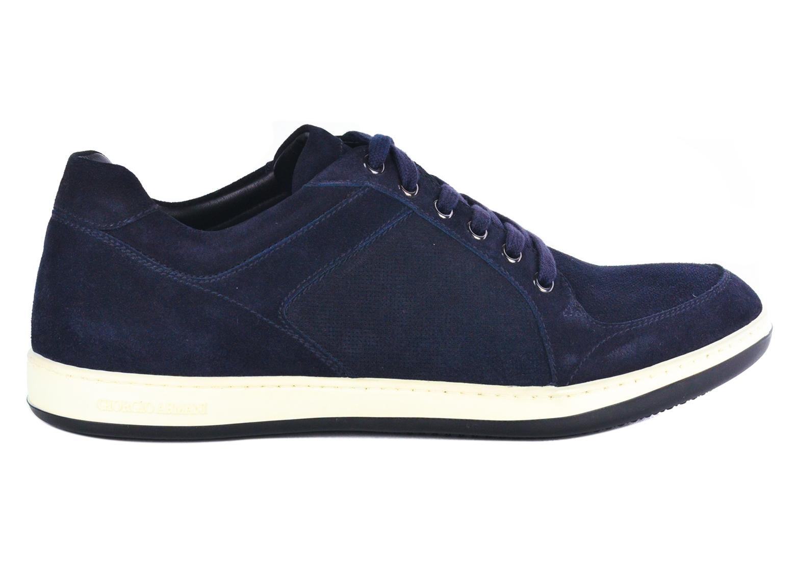 Giorgio Armani Mens Navy Blue Suede Lace Up Sneakers In New Condition For Sale In Brooklyn, NY