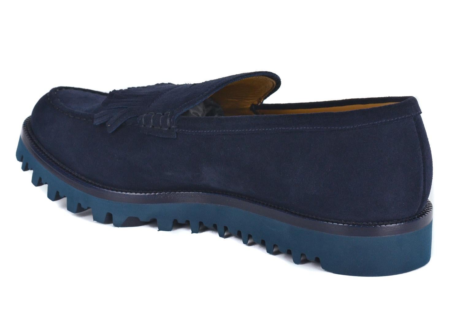 Giorgio Armani Mens Navy Suede Kiltie Platform Loafers In New Condition For Sale In Brooklyn, NY