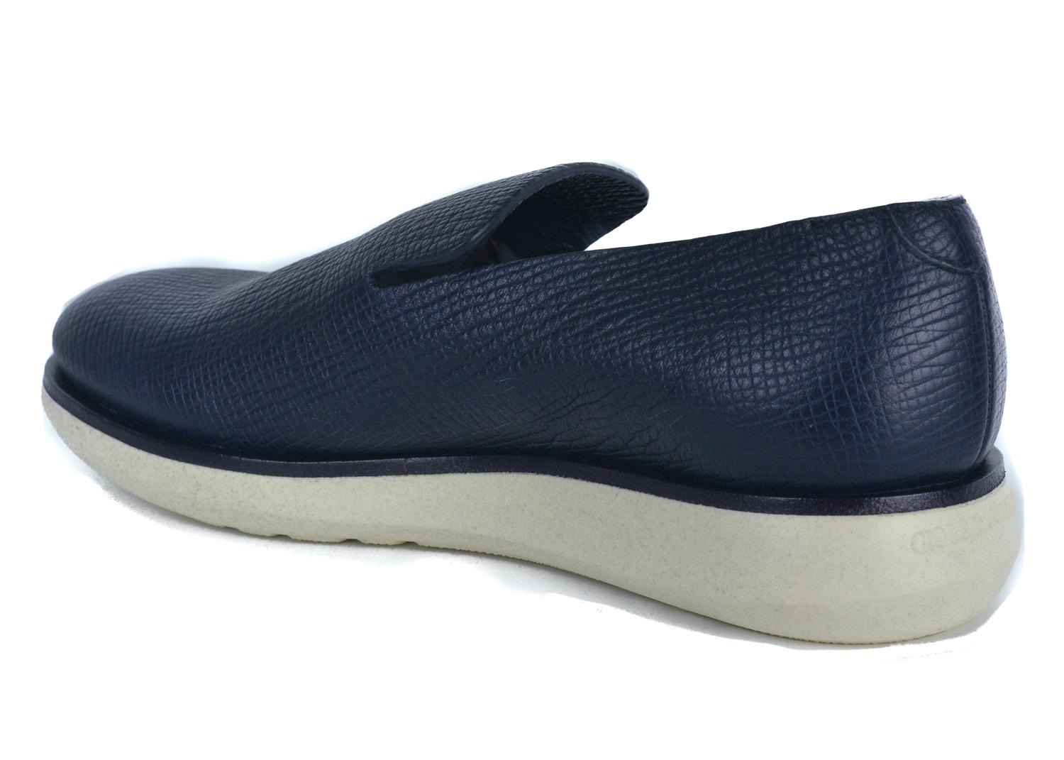 Giorgio Armani Mens Navy Blue Textured Slip on Sneakers In New Condition For Sale In Brooklyn, NY