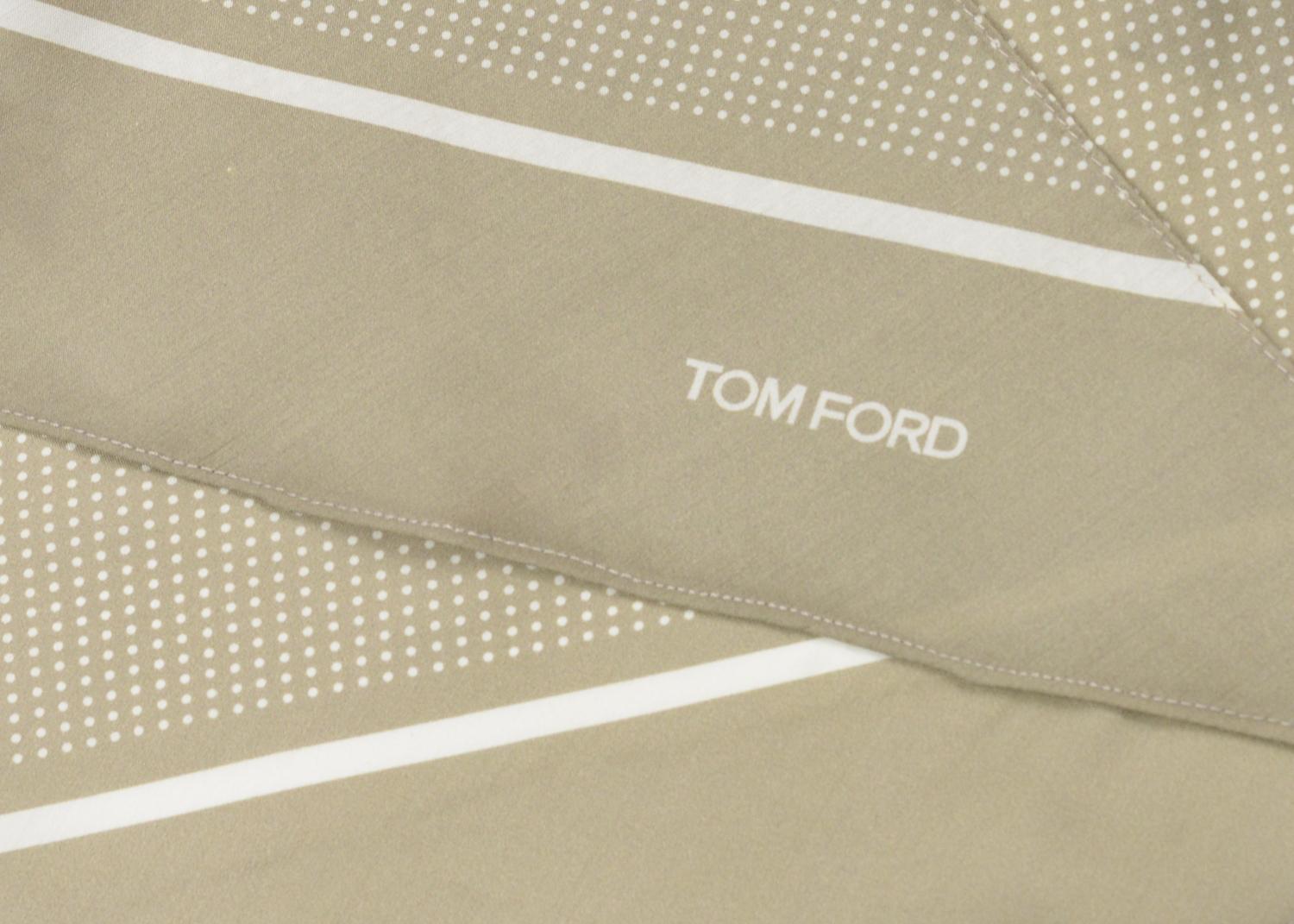 Tom Ford Men's Light Olive Polka Dot Print Angular Edges Silk Scarf In New Condition For Sale In Brooklyn, NY