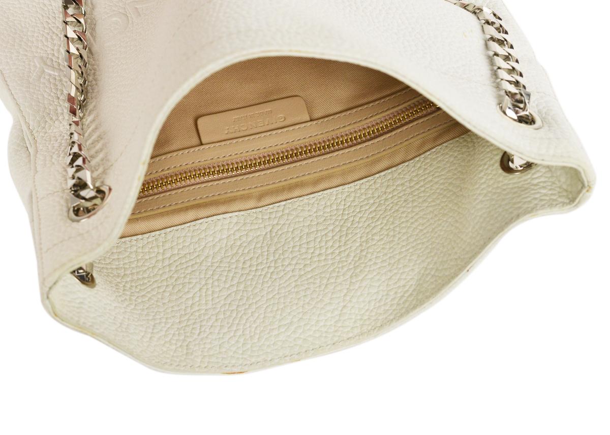Givenchy White Leather Maison Silver Chain Strap Shoulder Bag In New Condition For Sale In Brooklyn, NY