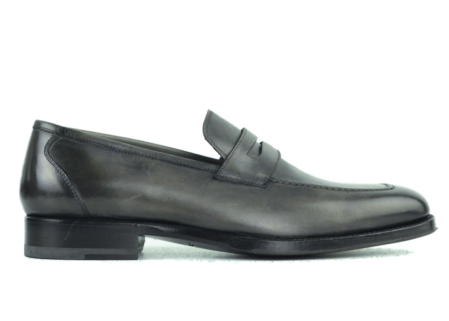 Gray Tom Ford Men's Grey Charcoal Austin Calf Leather Loafer Shoes For Sale