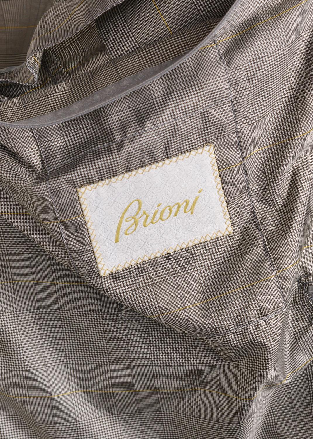 NWT RTL$5950 Brioni Mens Silk Brown Checkered Windbreaker Coat Sz M In New Condition For Sale In Brooklyn, NY