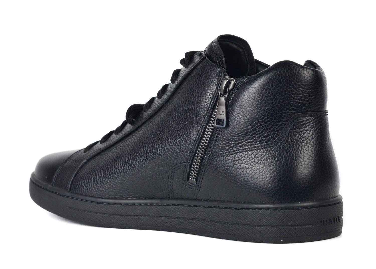 Prada Black Mens Grained Leather Lace Up High Top Sneakers In New Condition For Sale In Brooklyn, NY