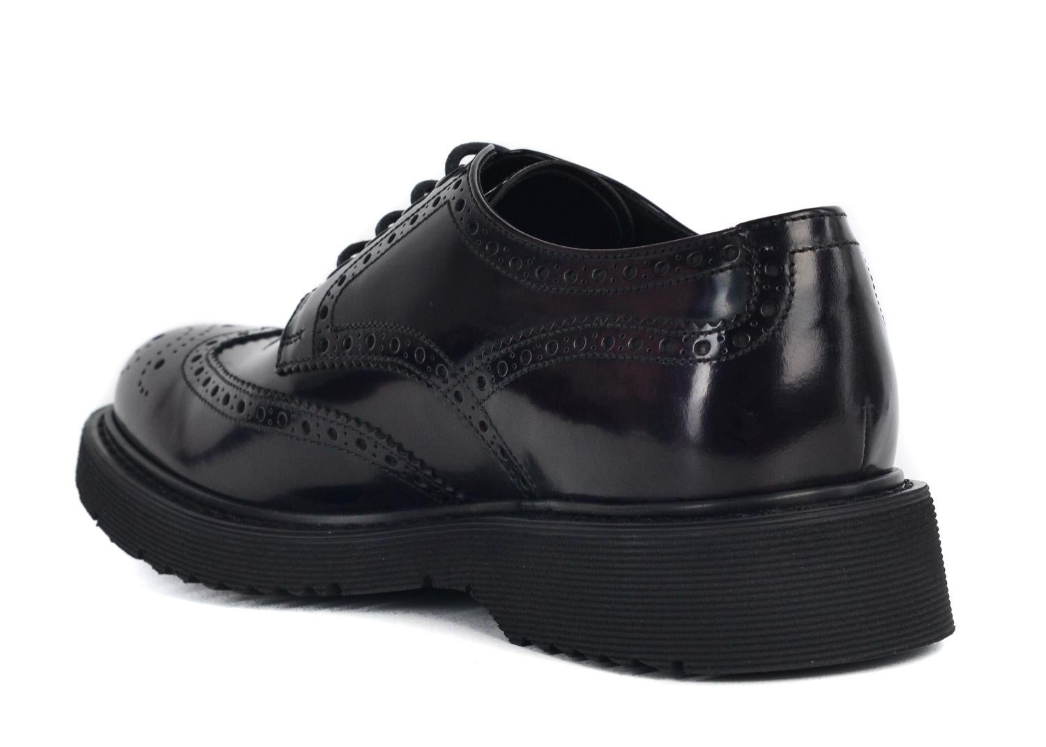 Prada Men Black Patent Leather Brogue Platform Oxfords In New Condition For Sale In Brooklyn, NY