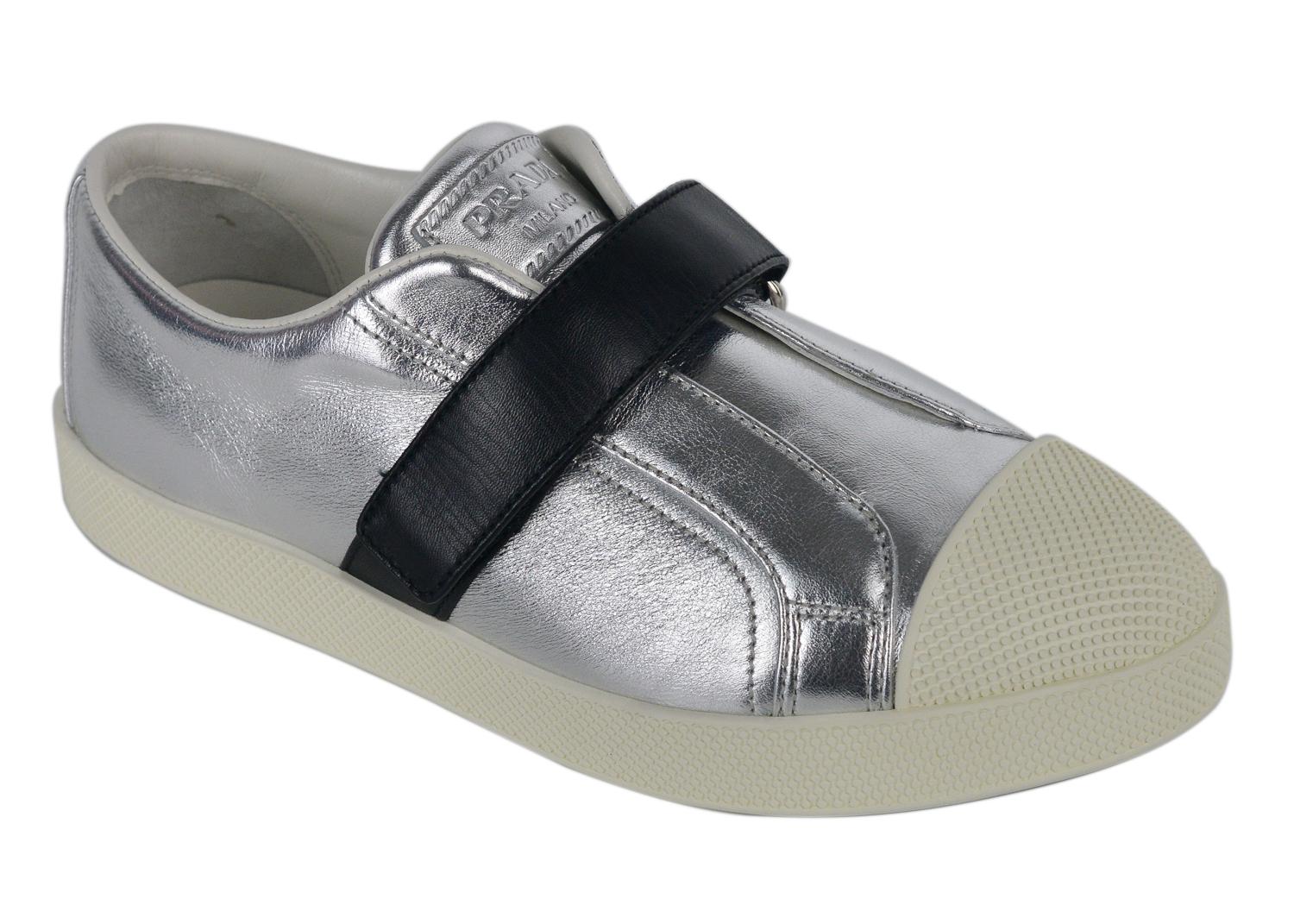 Prada Womens Silver Leather Hook Loop Round Toe Sneakers In New Condition For Sale In Brooklyn, NY