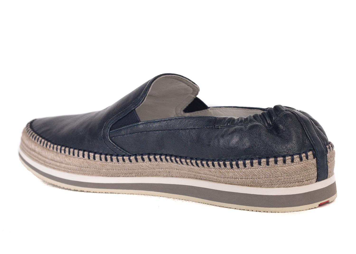 Prada Men's Navy Leather Slip On Braided Sidewall Loafers In New Condition For Sale In Brooklyn, NY