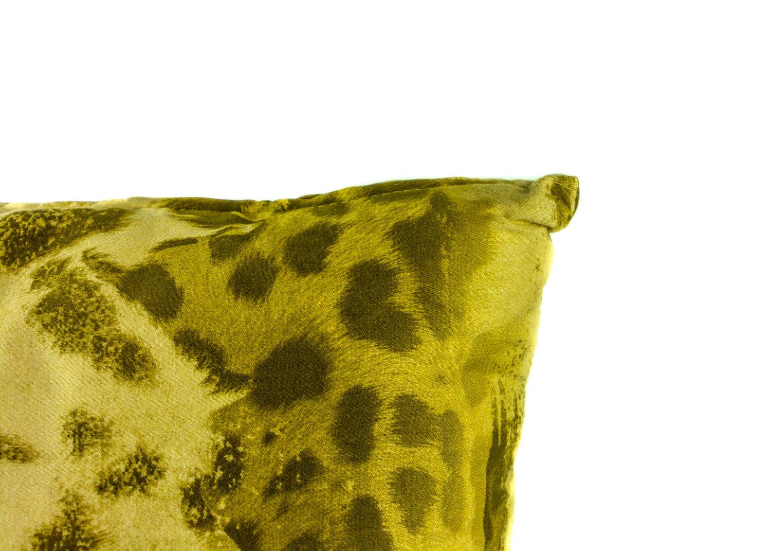 Roberto Cavalli Home Beige Silk Leopard Print Square Cushion In New Condition For Sale In Brooklyn, NY