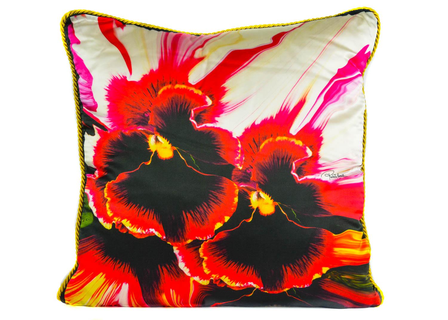 Complete an elegant bedroom with this orchid print cushion from Roberto Cavalli Home. Featuring a double-sided orchid print design with braided trim both side and brand's regal initials. An ideal luxury gift for the fashion conscious, this Roberto