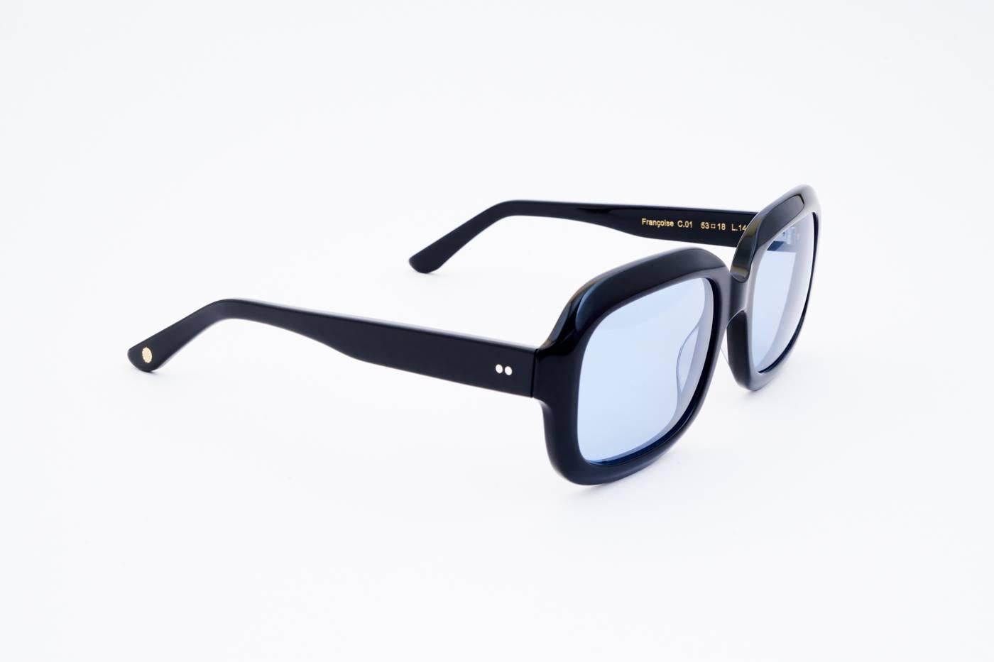 Berenford Françoise spectacle style is inspired by the style icon and timeless muse Françoise Hardy. While genuine and sophisticated, she has been the epitome of an ideal woman for Sir Berenford and Mick Jagger, inspiring talents as Bob Dylan and
