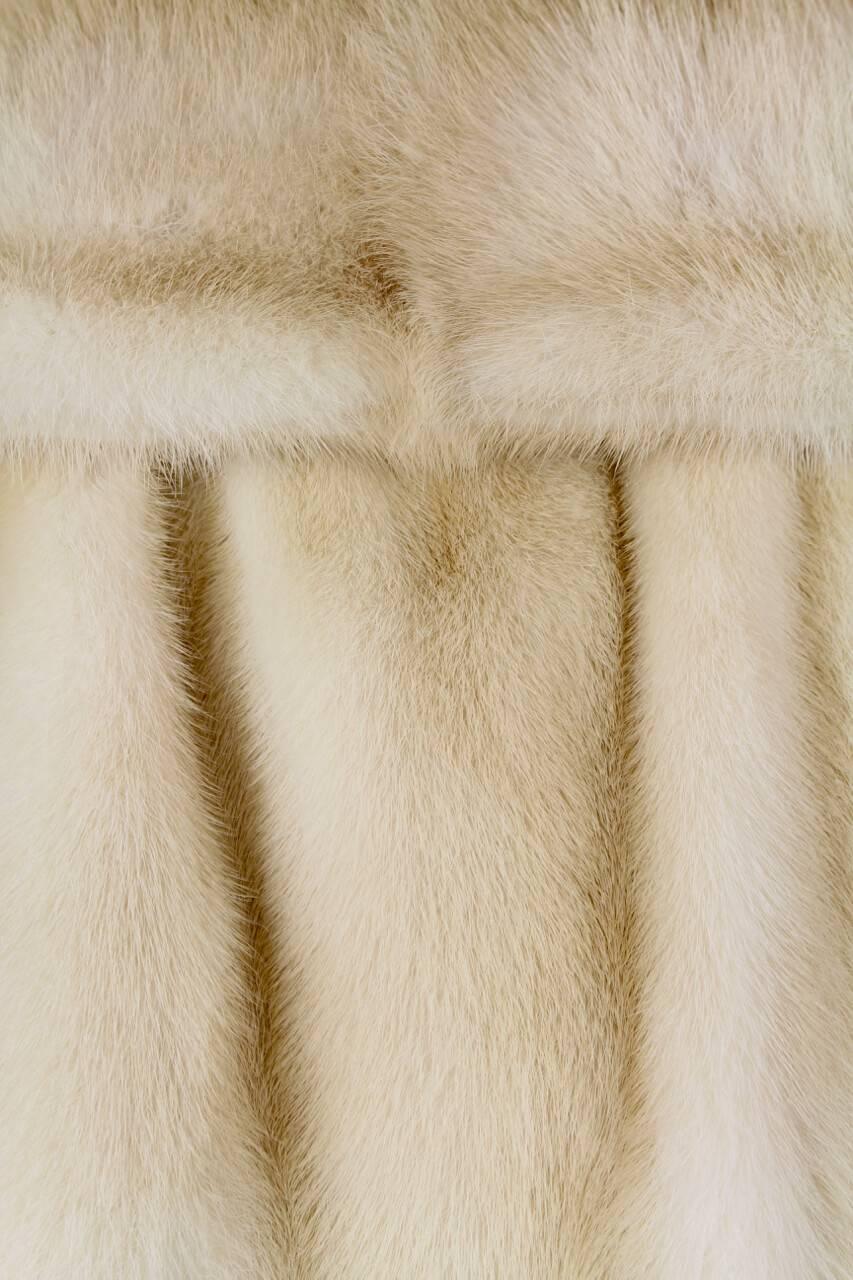 Pale Blonde Mink Fur Cape Stole Wrap Jacket With Huge Collar, 1960s   In Excellent Condition In Munich, DE