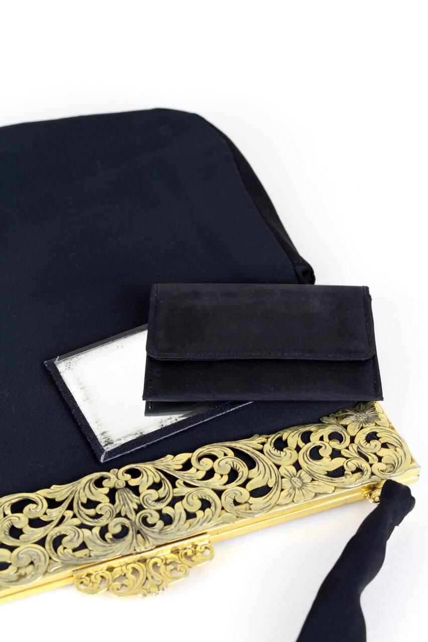 Jugendstil des frühen 20. Jahrhunderts Abendtasche aus schwarzem Stoff mit Goldrahmen im Angebot 1