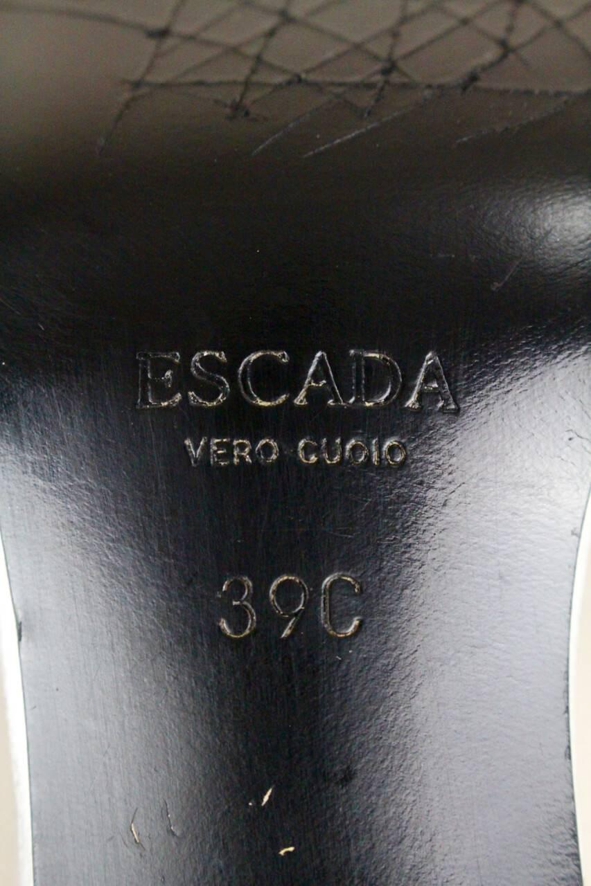 Sandales à lanières Escada des années 1980 en cuir argenté ornées de strass en vente 4