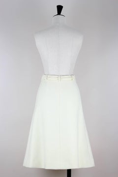 Bogner anni '80, avorio, bianco nuovo, gonna a ruota in lana con ricamo logo e cintura