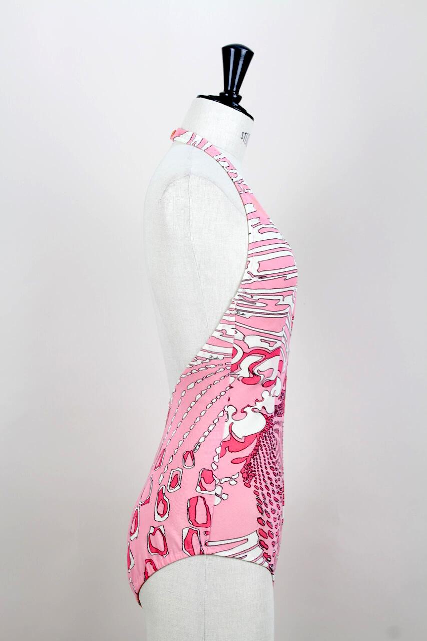 EMILIO PUCCI 1960er Jahre Rosa Einteiliger Badeanzug mit Neckholder-Ausschnitt und „Mombasa“-Druck Größe S (Pink) im Angebot