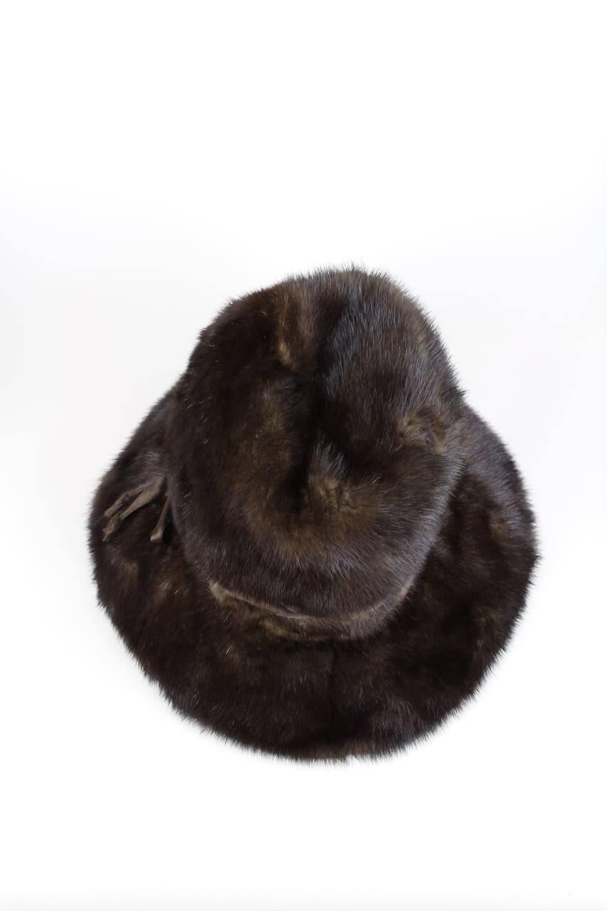 1960s Dark Chocolate Brown Brimmed Mink Fur Hat With Twisted Satin Ribbon In Excellent Condition In Munich, DE