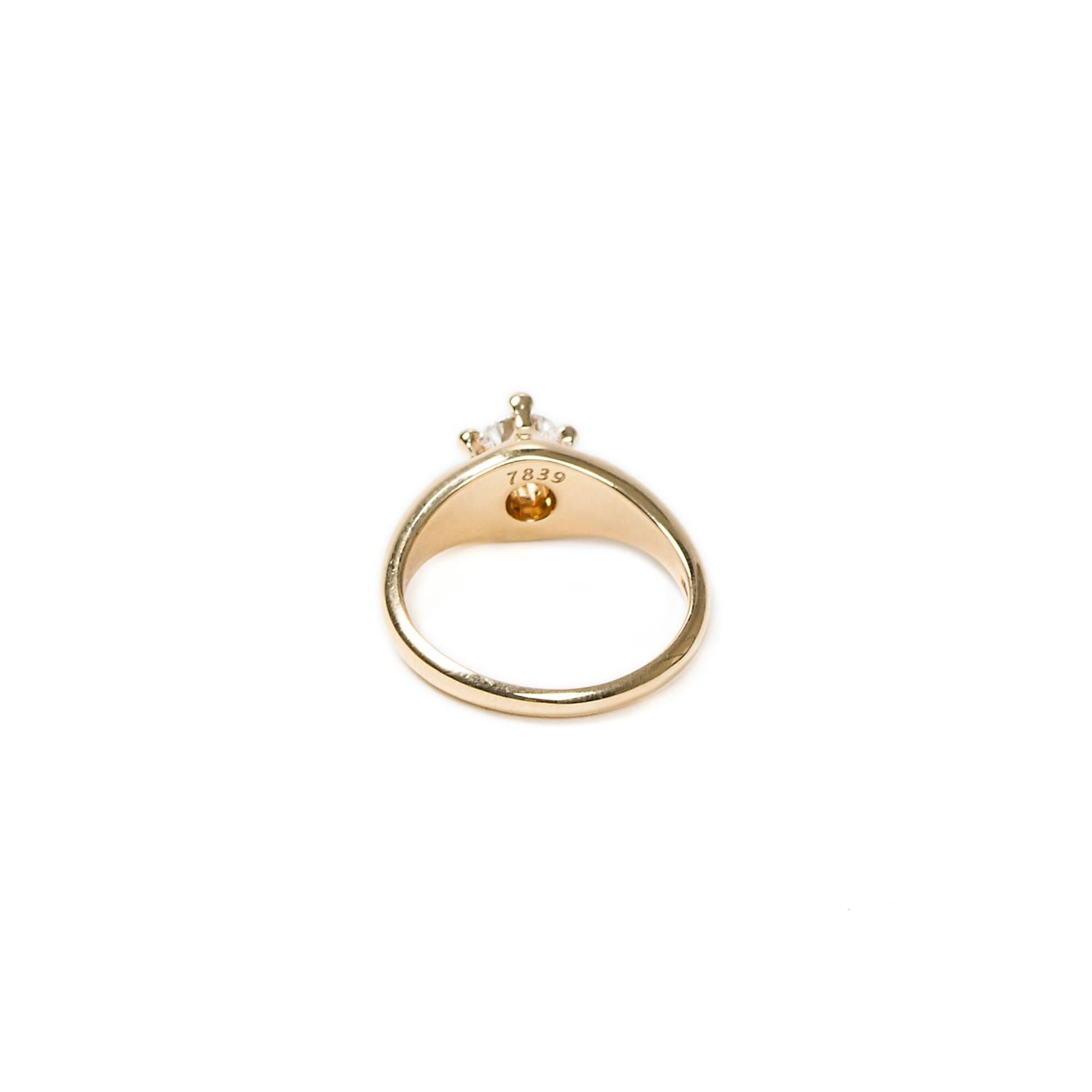 Women's Corona Solitaire Yellow Gold Ring