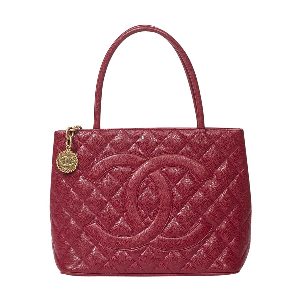Chanel Médaillon Raspberry Grained Leather For Sale