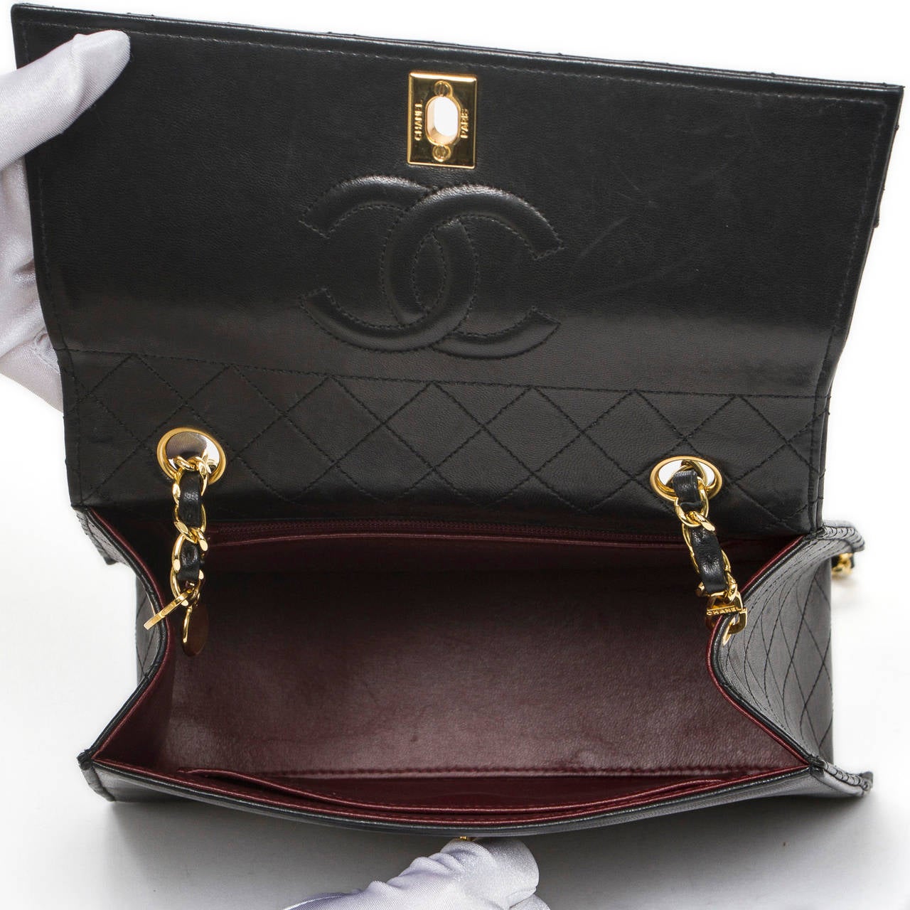 Chanel Vintage Flap Shoulder Bag Black Leather For Sale 2