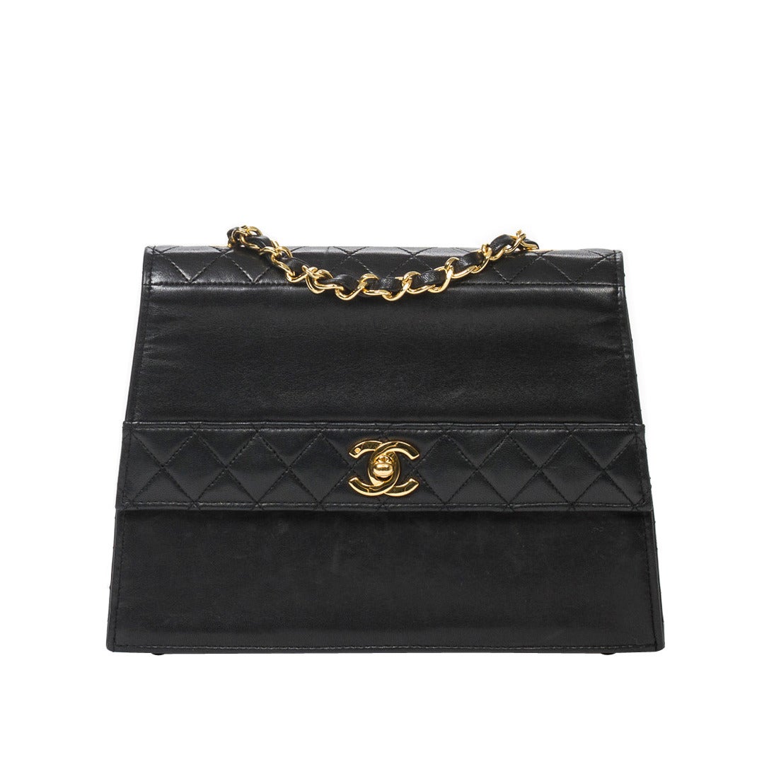 Chanel Vintage Flap Shoulder Bag Black Leather For Sale