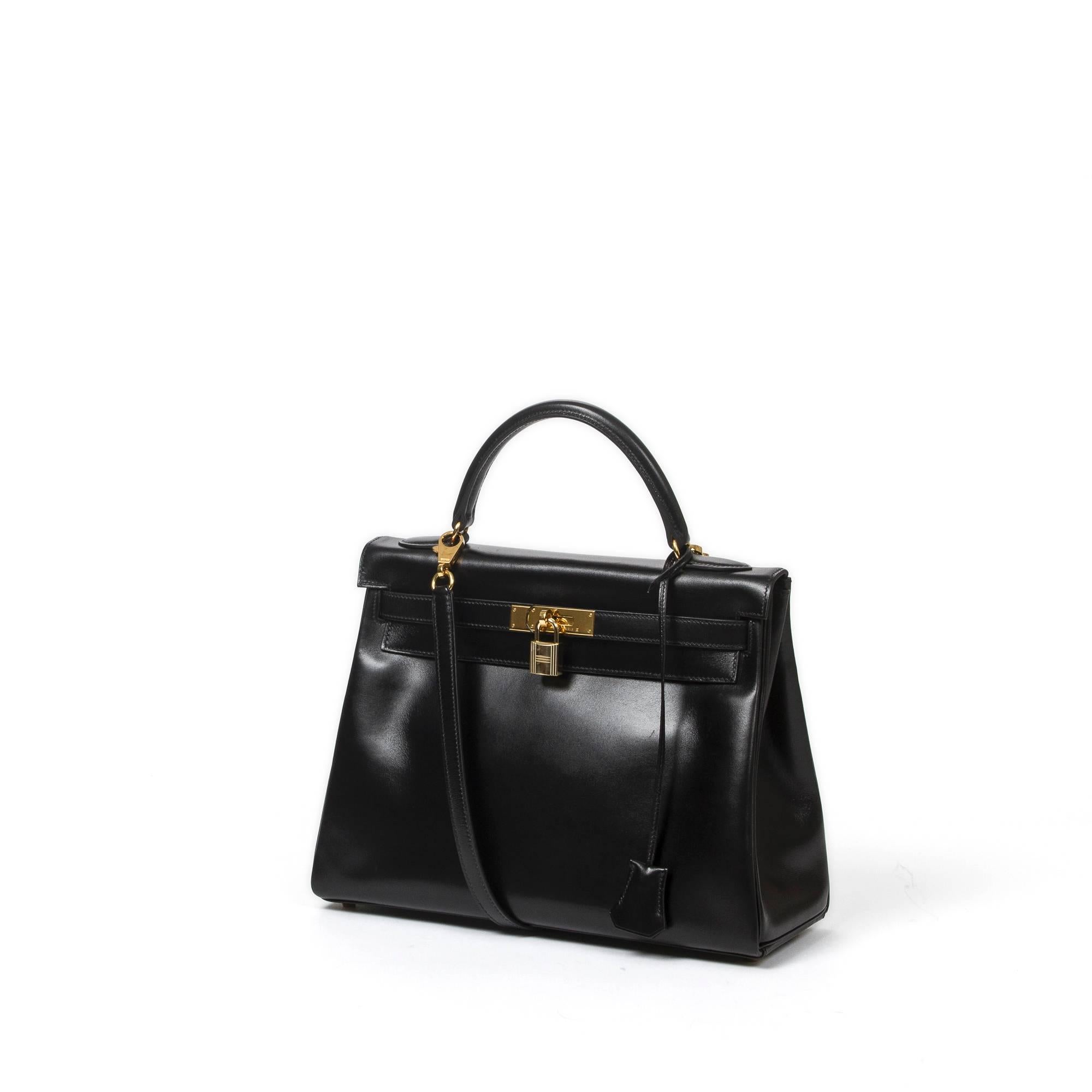 Hermès Kelly Retourné 32cm Black Box Leather In Excellent Condition For Sale In Dublin, IE
