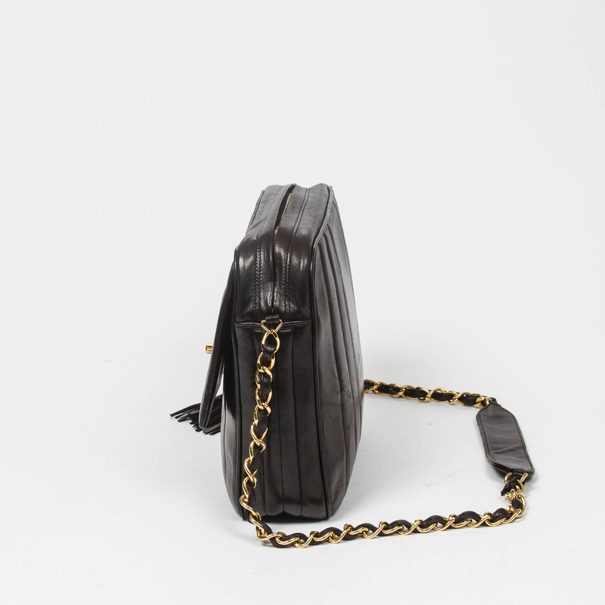 Chanel - Vintage Tassel Shoulder Bag Black Vertical Quilted Leather In Excellent Condition In Dublin, IE