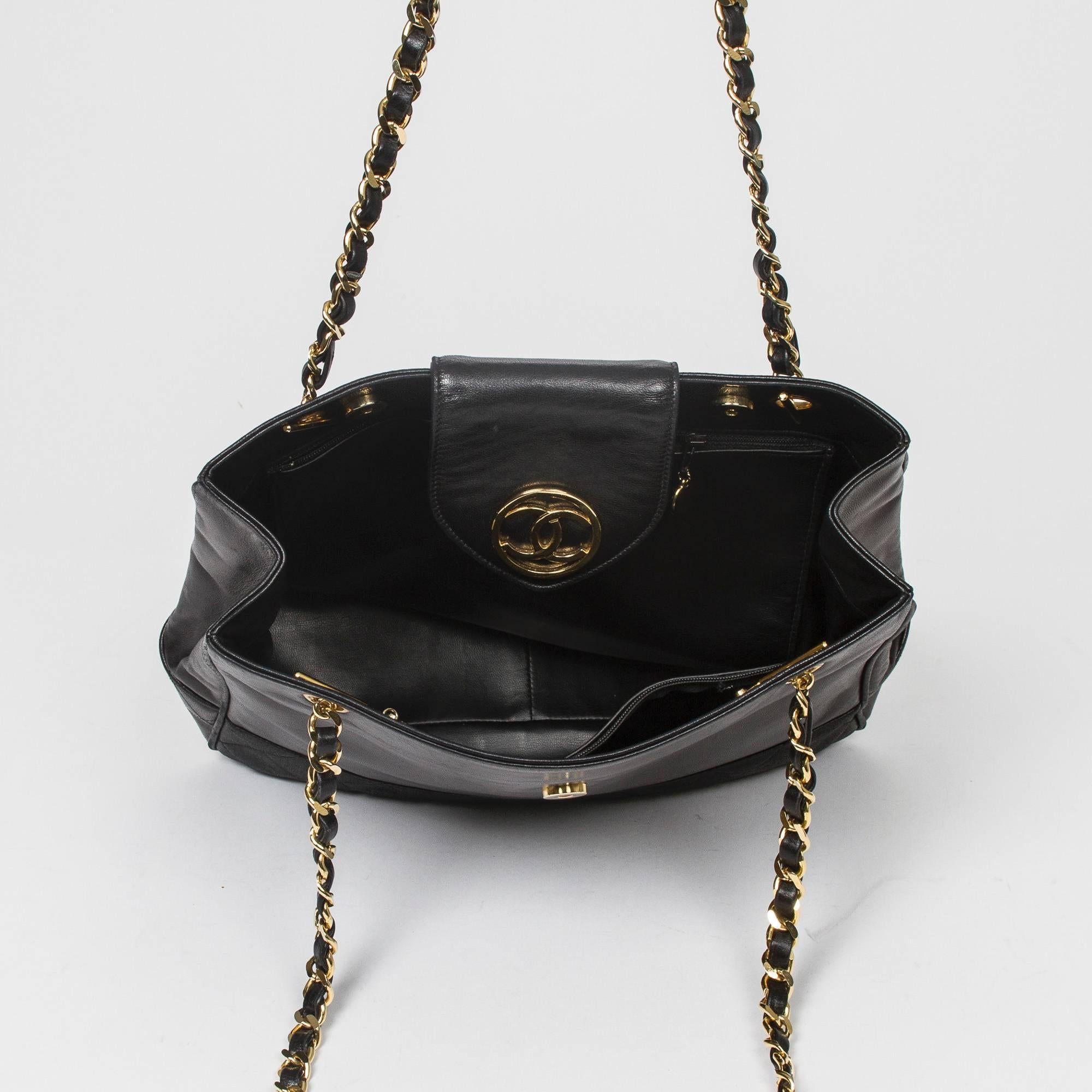 Chanel - Vintage Tote Black Leather 2