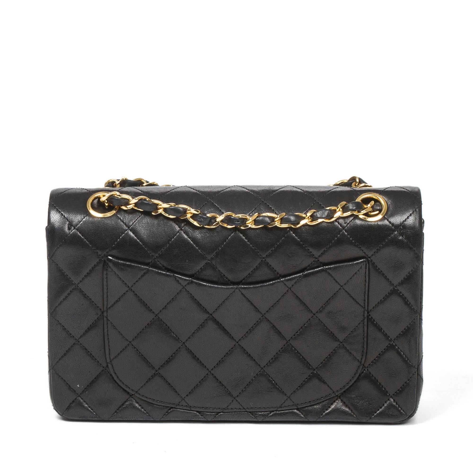 Women's Shoulder bag Chanel Classic Double Flap in black leather For Sale