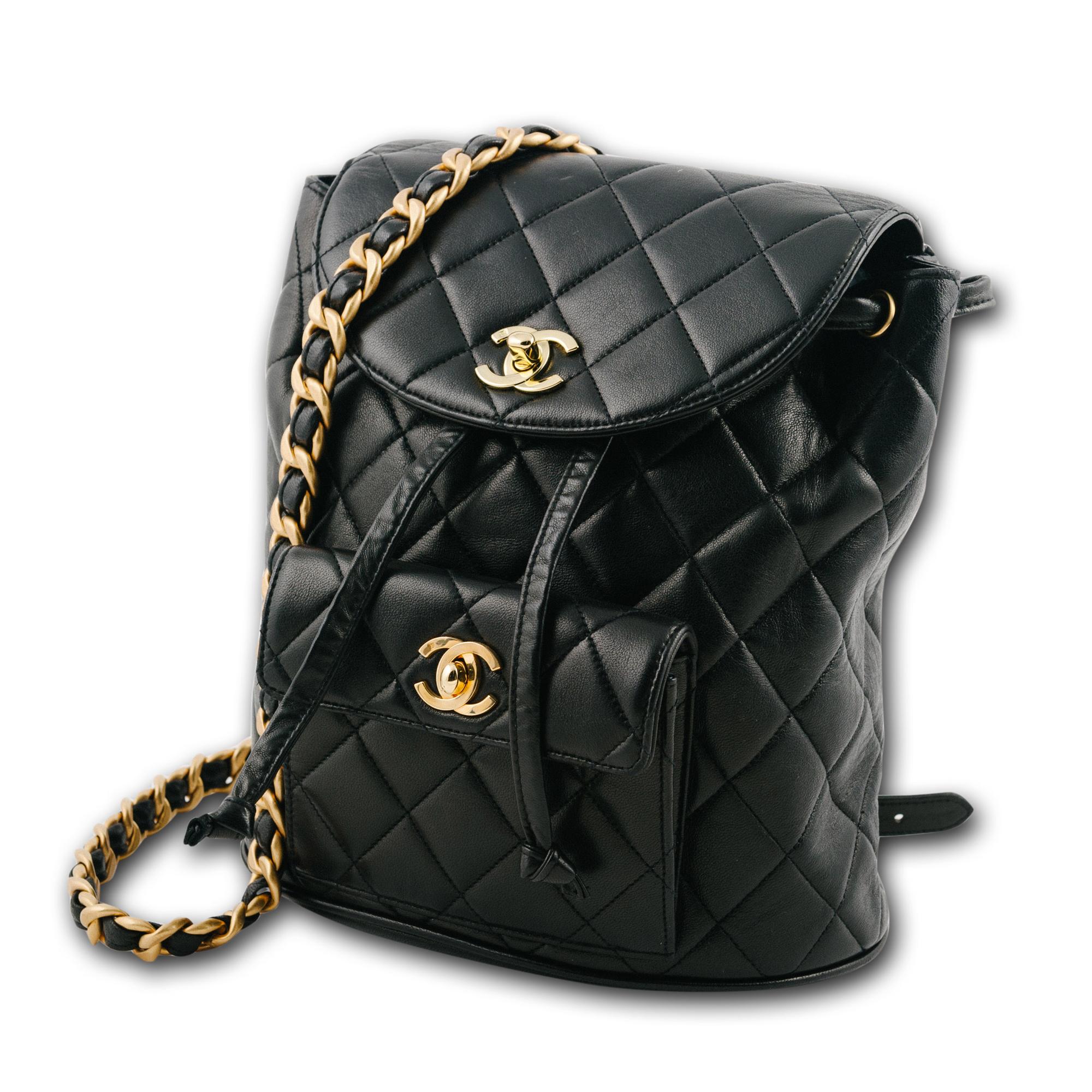 The model Backpack  is one of the most famous reference from the luxury House . Declined in many colors and materials, here it is offered in Black Quilted leather and Gold hardware. This product is rated as condition A. That means the product is in