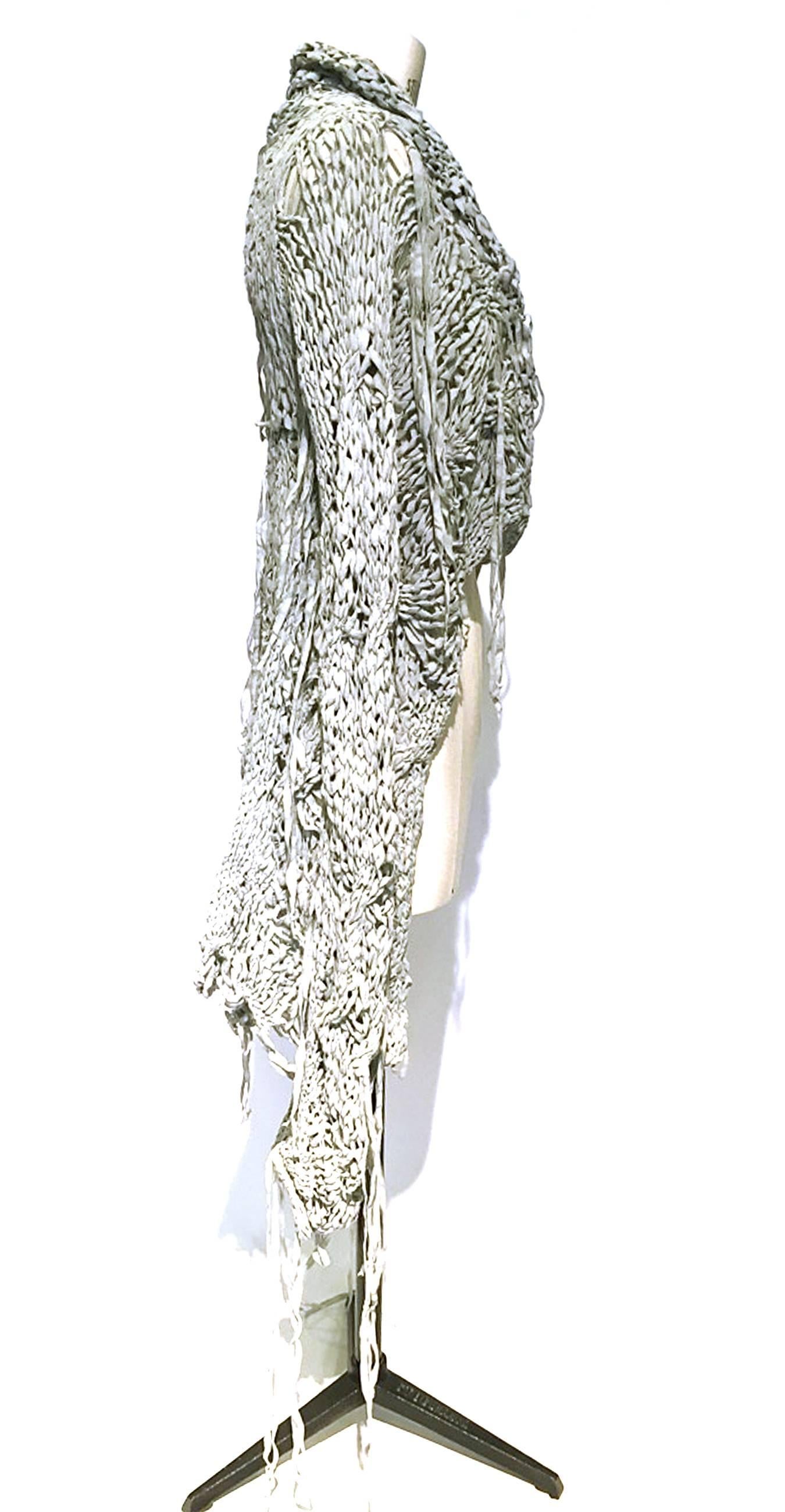 Gareth Pugh Fall 2010 oversized hand knitted abstract light grey cardigan. Sz M For Sale 3