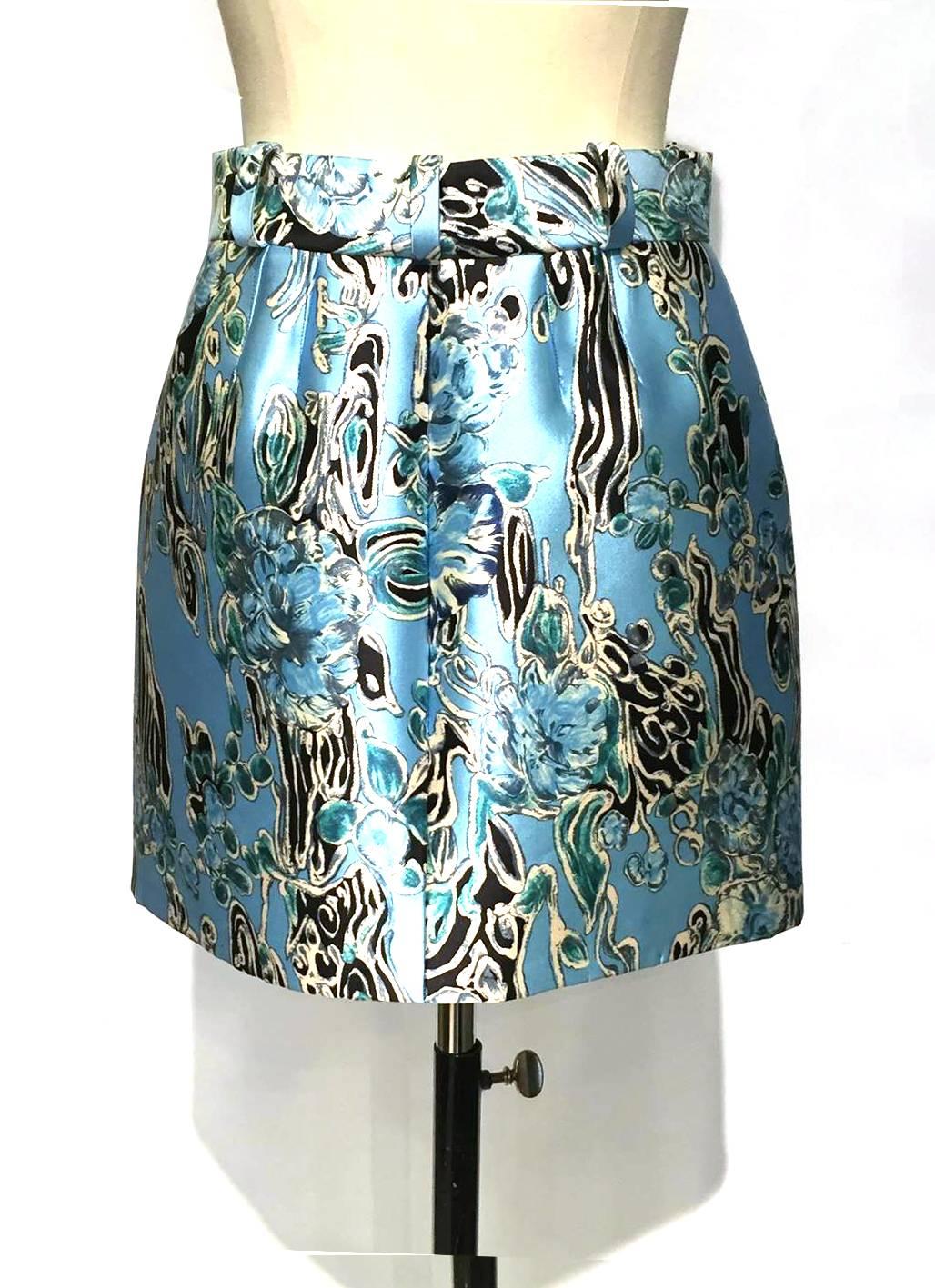 Balenciaga by Nicolas Ghesquiere printed mini skirt with front buttons, Sz 8 In Excellent Condition In Berlin, DE