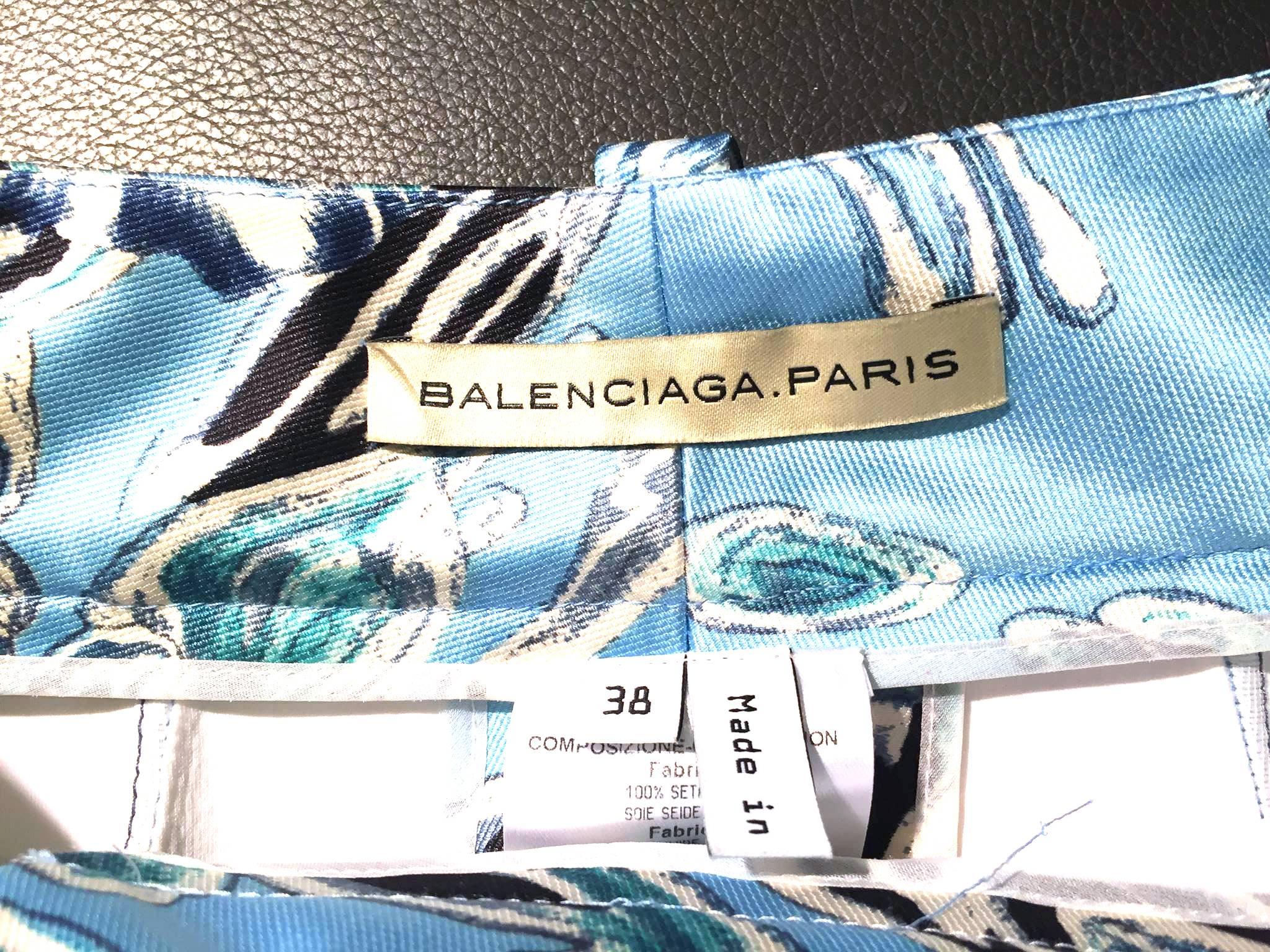 Women's Balenciaga by Nicolas Ghesquiere printed mini skirt with front buttons, Sz 8