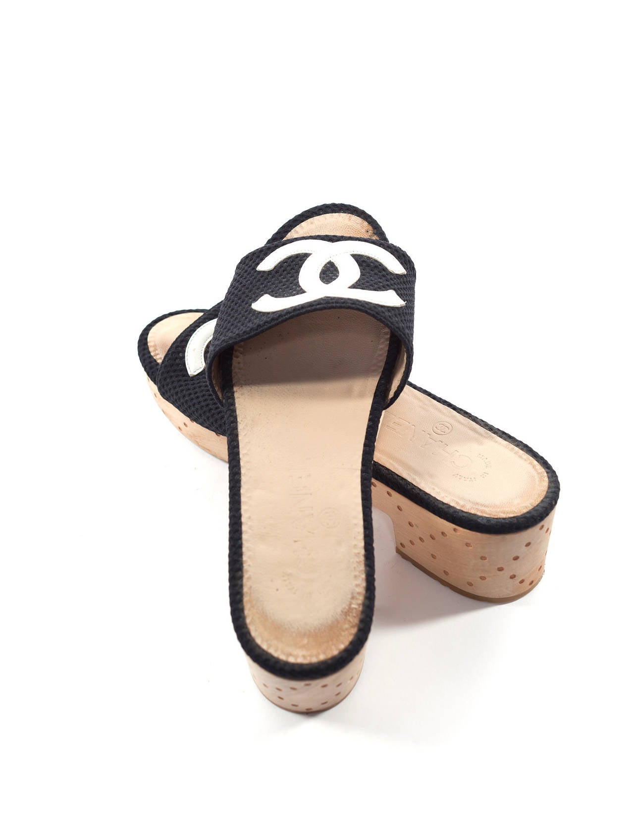 Chanel logo clogs with wooden heels, Sz. 7.5 2