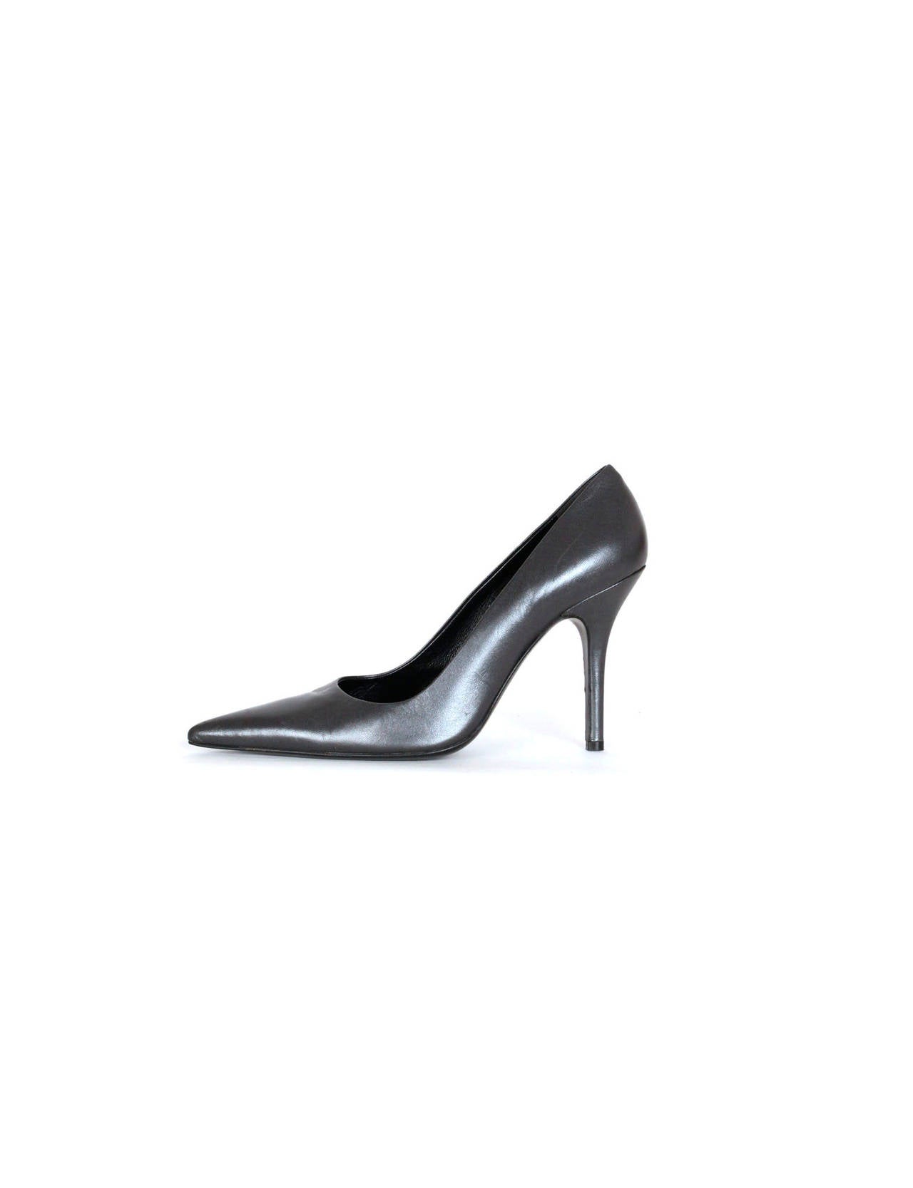 Helmut Lang anthracite pointed pumps with spiked heel In Excellent Condition In Berlin, DE