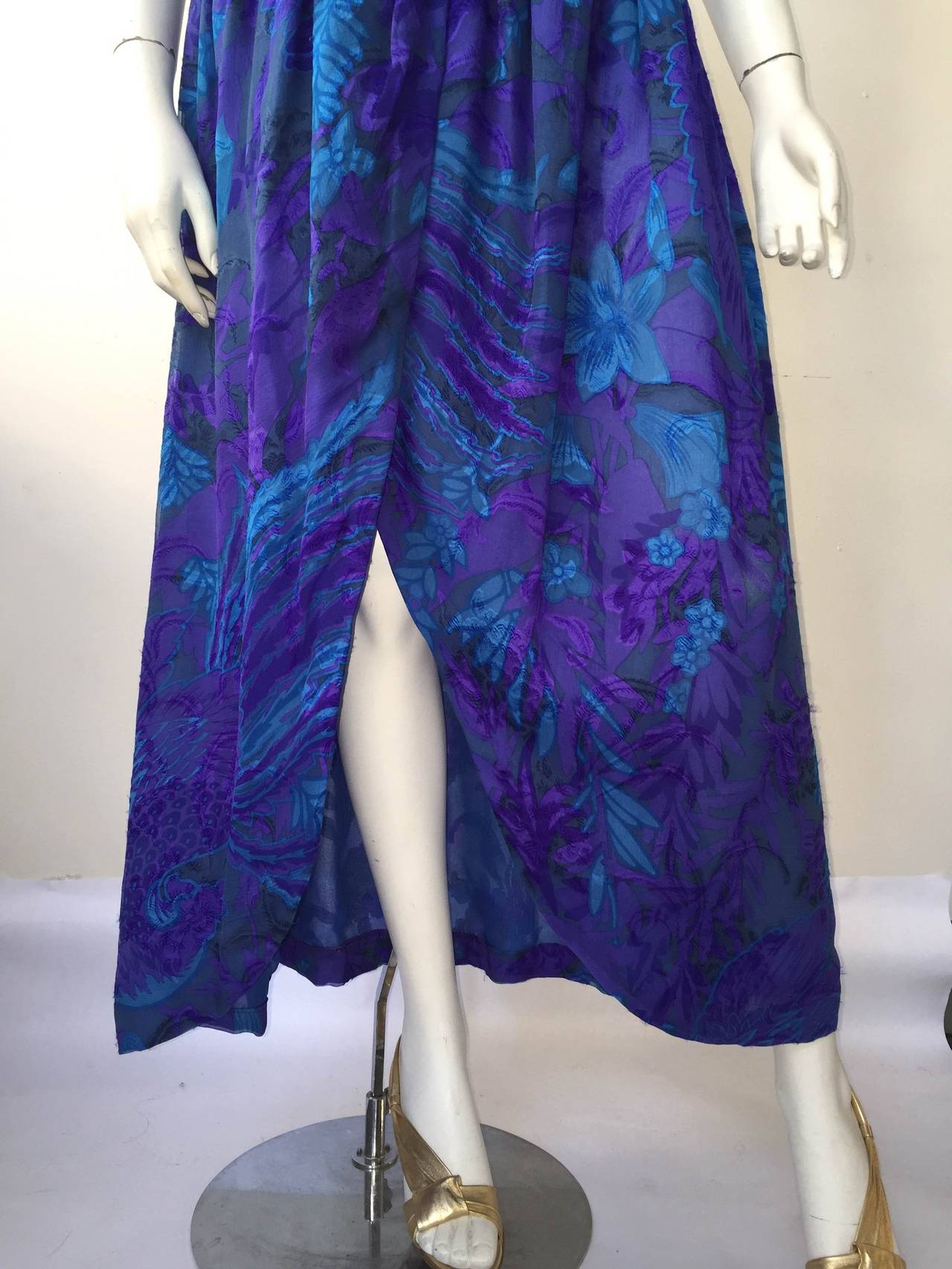 Carolyne Roehm 80s floral silk strapless gown size 4. In Good Condition In Atlanta, GA