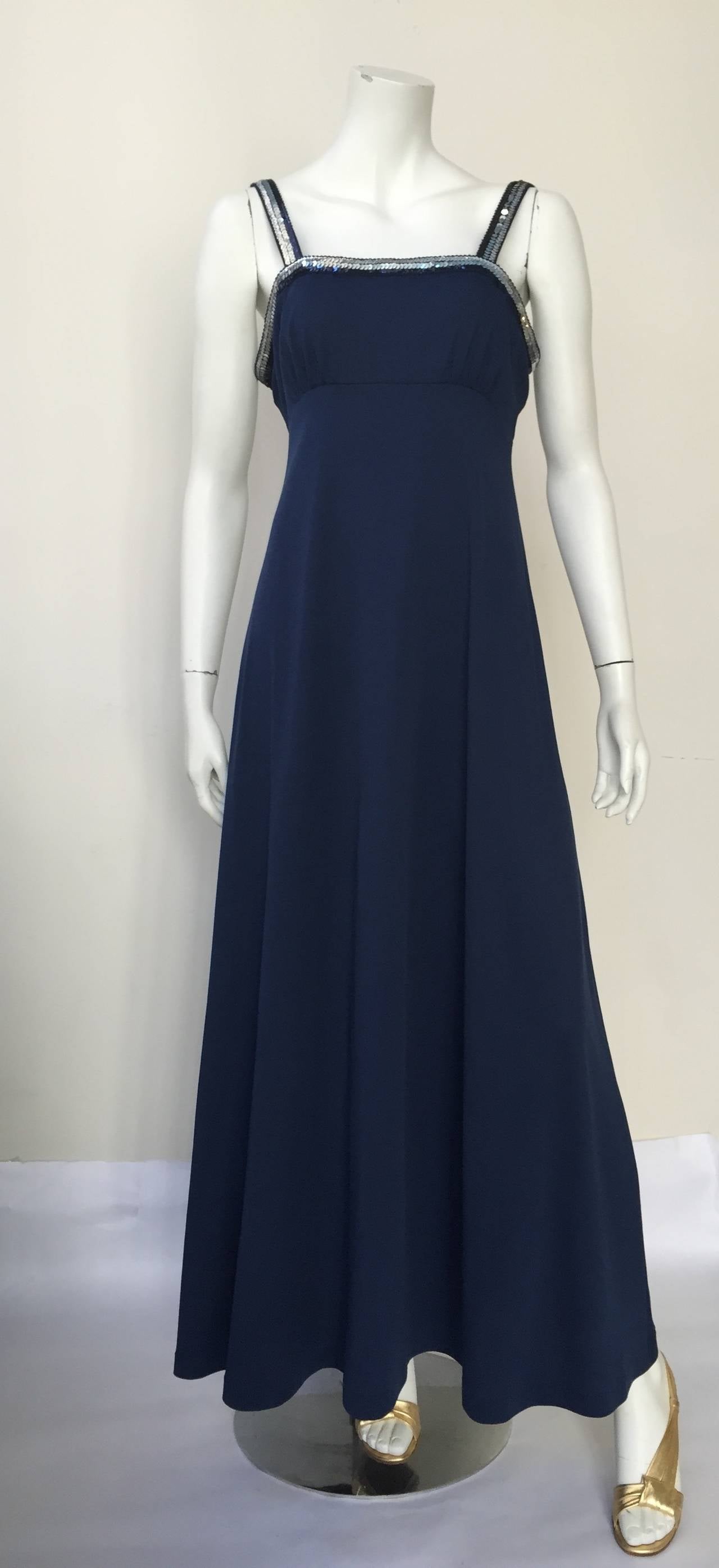 Estevez 70s Navy Evening Gown Size 10 / 12. In Good Condition For Sale In Atlanta, GA