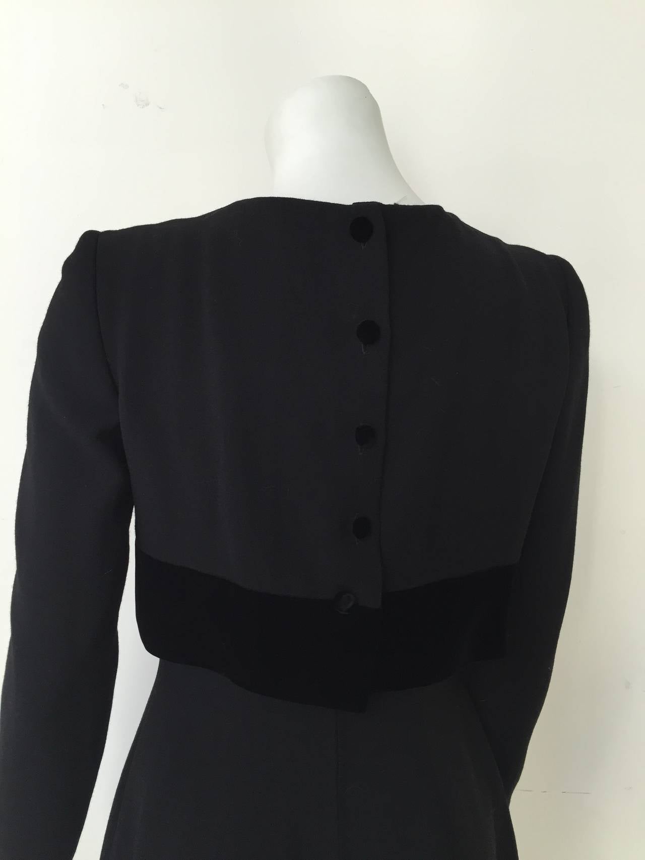 Women's  Oscar de la Renta 90s black dress size 6. For Sale