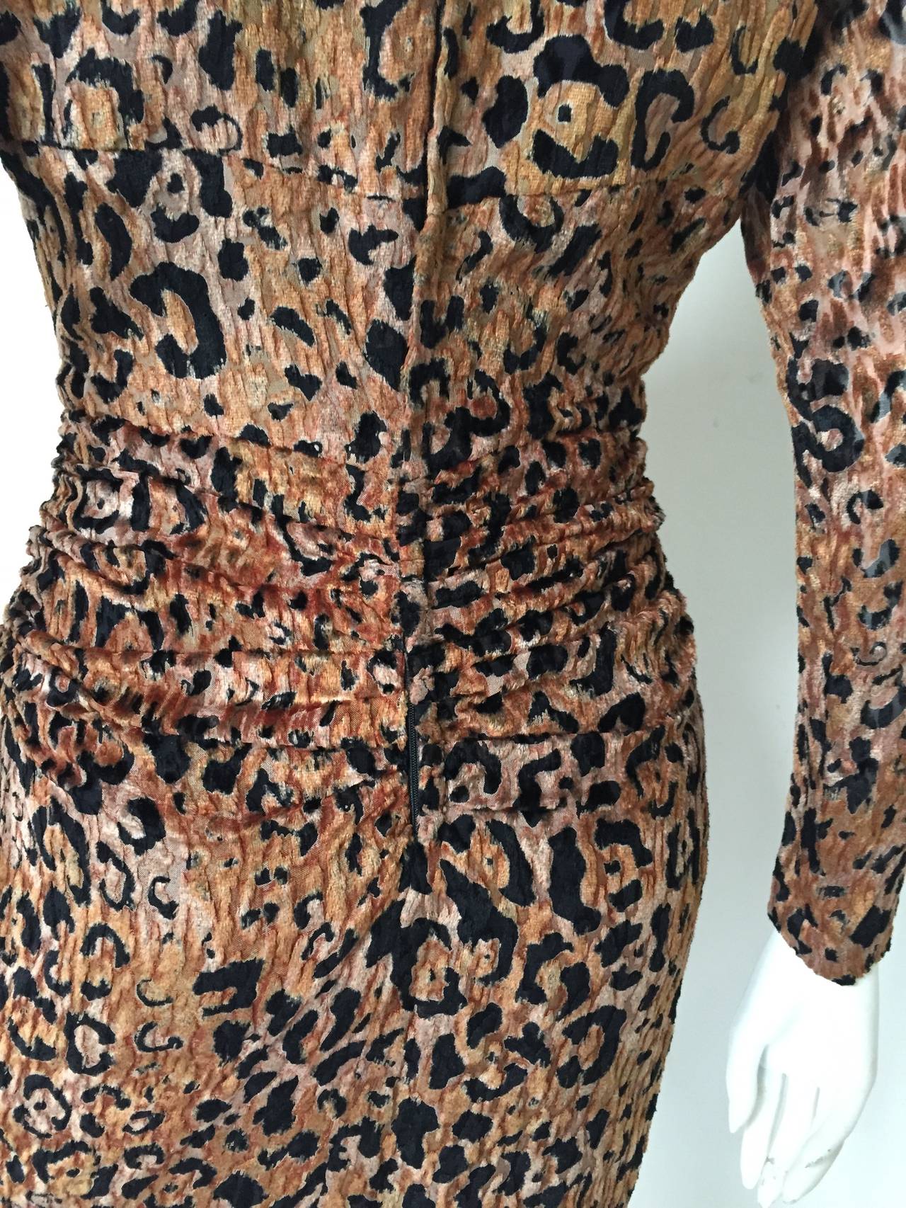 Vicky Tiel 80s for Bergdorf Goodman cheetah velvet print dress size 6. For Sale 3