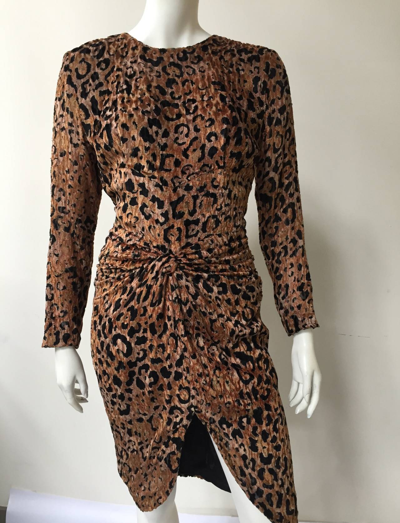 Vicky Tiel 80s for Bergdorf Goodman cheetah velvet print dress size 6 made in France. Ruching at all around waistline makes this one sexy dress.  Can't you see Morgan Fairchild wearing this? Dress is lined with waist band interior that holds the