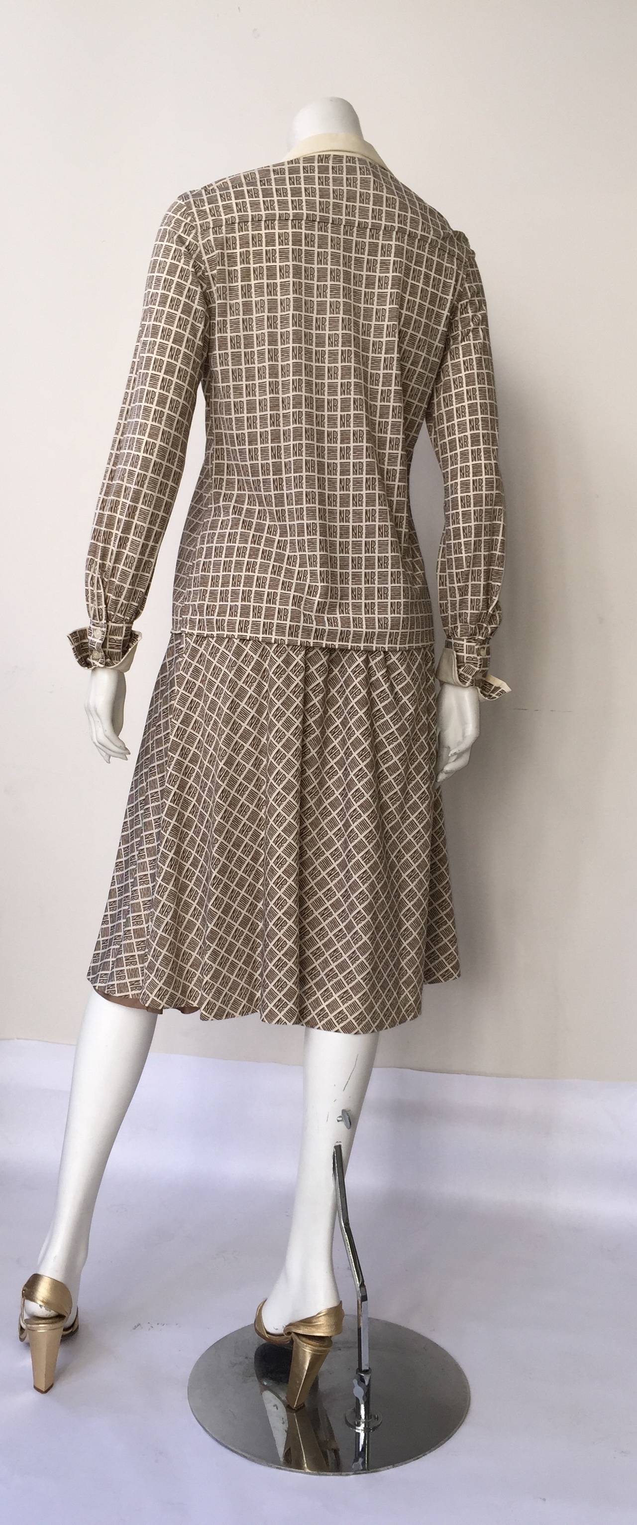 Nina Ricci Logo Blouse and Skirt Set Size 6, 1970s  For Sale 2